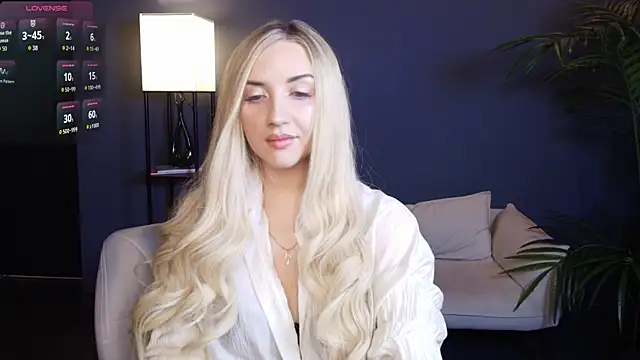 Snapshot of _Mi1a_ chatting on 02.21.26 Mi1a online show from 02.21.26