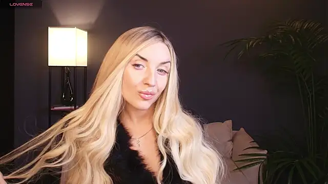 Snapshot of _Mi1a_ chatting on 03.02.26 Mi1a online show from 03.02.26