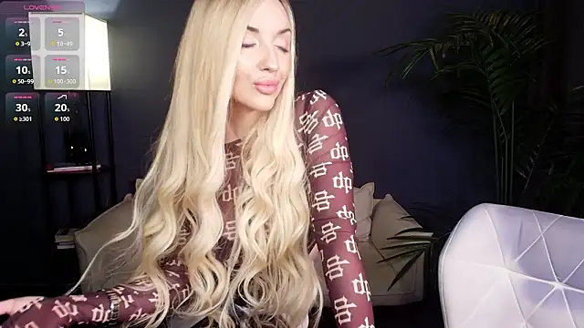 Snapshot of _Mi1a_ chatting on 03.12.26 Mi1a online show from 03.12.26