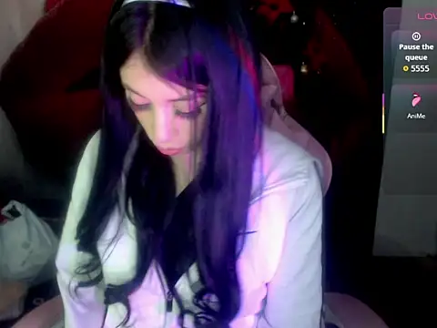 Snapshot of venus-foxy chatting on 12.02.25 venus-foxy online show from 12.02.25