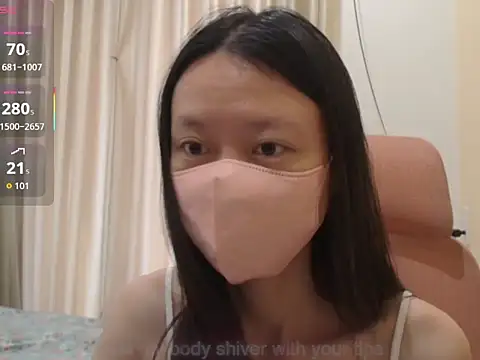 Snapshot of Lil-Cherries chatting on 11.28.25 Lil-Cherries online show from 11.28.25