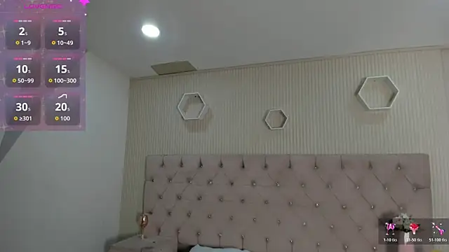 Snapshot of ZarinaWynne chatting on 05.17.26 ZarinaWynne online show from 05.17.26