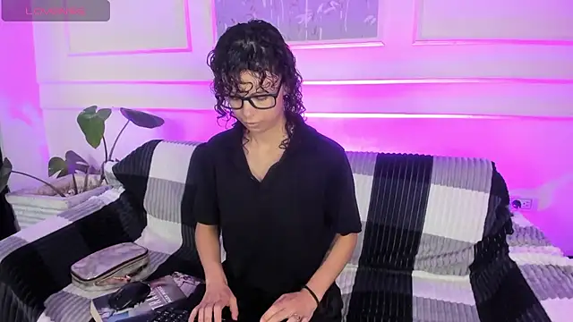 Snapshot of AliceMadnes chatting on 03.07.26 AliceMadnes online show from 03.07.26