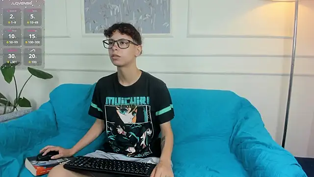 Snapshot of AliceMadnes chatting on 03.08.26 AliceMadnes online show from 03.08.26