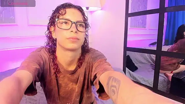 Snapshot of AliceMadnes chatting on 04.01.26 AliceMadnes online show from 04.01.26