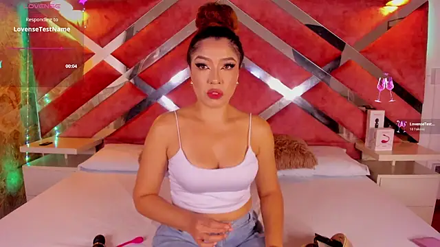 Lily Queen30 online show from 12.05.25