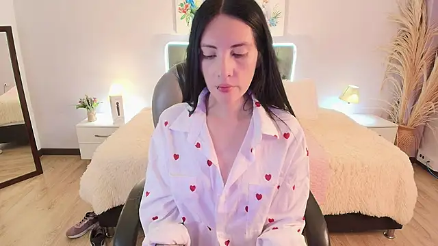 Neo sarah  online show from 05.06.26