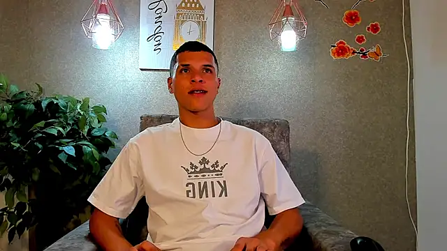 Snapshot of damian_vega13 chatting on 11.09.25 damian vega13 online show from 11.09.25