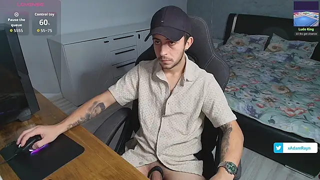Snapshot of adamrayn chatting on 11.09.25 adamrayn online show from 11.09.25