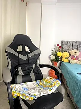  emiily pink online show from 11.11.25