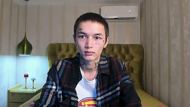 Snapshot of Ionarne chatting on 12.03.25 Ionarne online show from 12.03.25