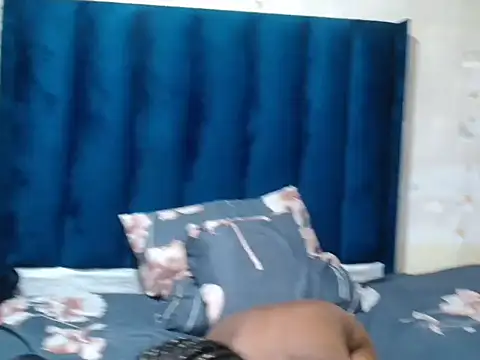 Snapshot of SlimBitch202 chatting on 11.25.25 SlimBitch202 online show from 11.25.25