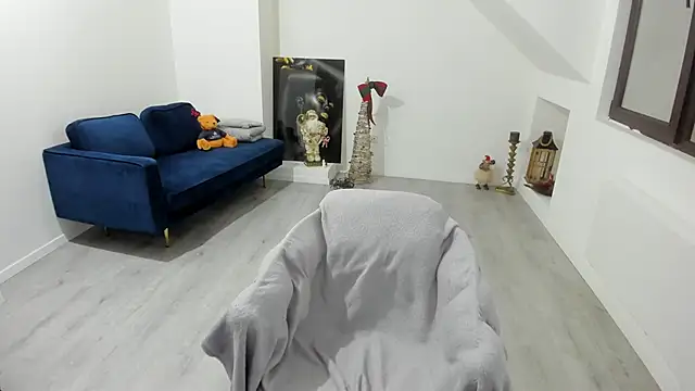 AnyaEvy online show from 12.15.25