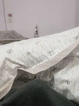 Snapshot of Sandar_clegan chatting on 12.21.25 Sandar clegan online show from 12.21.25