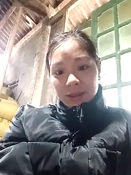 Lyla john online show from 12.15.25