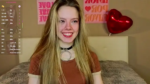 TiffinyMergist online show from 02.18.26