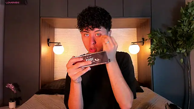 Snapshot of Noah_dupont_ chatting on 11.17.25 Noah dupont online show from 11.17.25