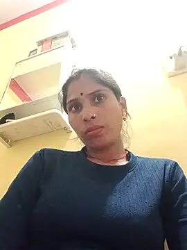 Veshali Love143 online show from 11.17.25