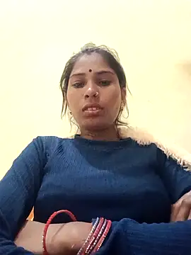 Veshali Love143 online show from 11.17.25