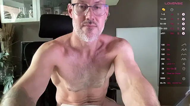 Snapshot of the_new_fit_rubinho chatting on 07.08.26 the new fit rubinho online show from 07.08.26