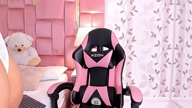 EllaEvanz online show from 01.17.26