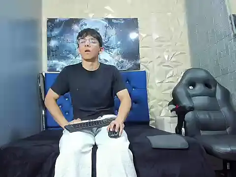 ElanGiraldo online show from 03.03.26