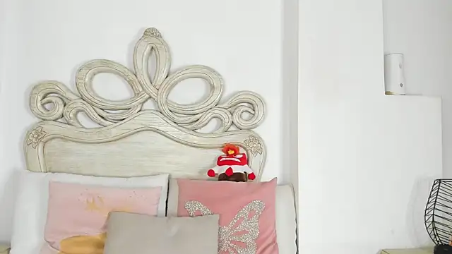 Snapshot of scarlett_smith_3 chatting on 02.25.26 scarlett smith 3 online show from 02.25.26