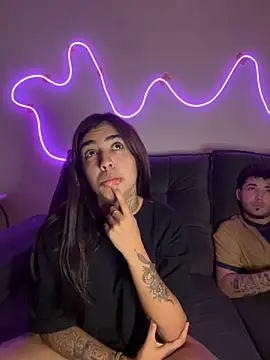 Snapshot of Babyzinha420 chatting on 11.14.25 Babyzinha420 online show from 11.14.25