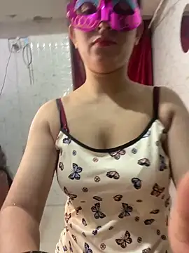 Snapshot of Red_Queen_11 chatting on 11.20.25 Red Queen 11 online show from 11.20.25