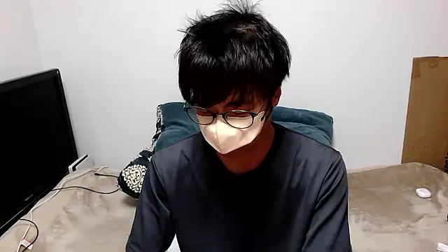 Snapshot of yuu-to-desu chatting on 04.29.26 yuu-to-desu online show from 04.29.26