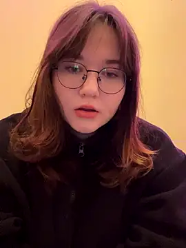 Snapshot of TheOnlyBliss chatting on 11.25.25 TheOnlyBliss online show from 11.25.25