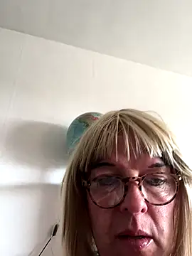 simone xdressing online show from 09.25.25