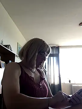 simone xdressing online show from 09.26.25