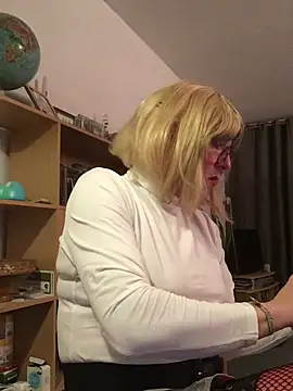 simone xdressing online show from 02.08.26