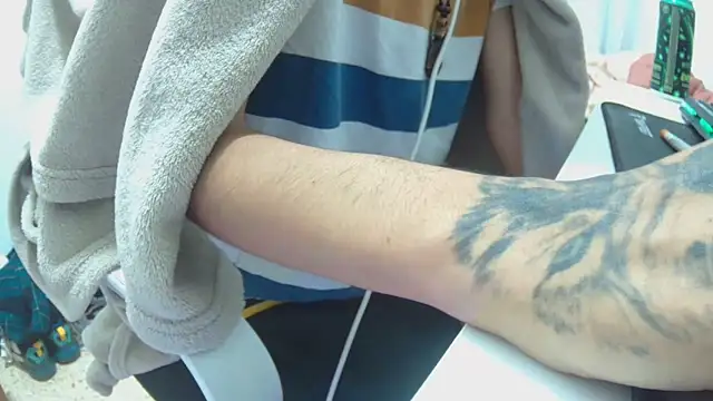 Calavera2001 online show from 12.18.25