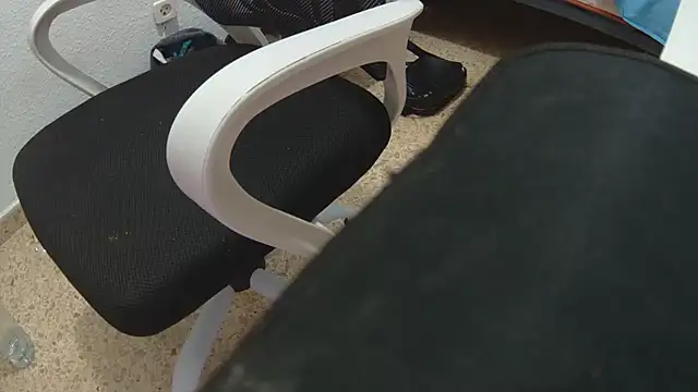 Calavera2001 online show from 12.19.25