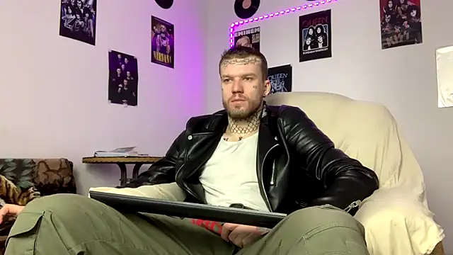 Huntall77 online show from 03.02.26