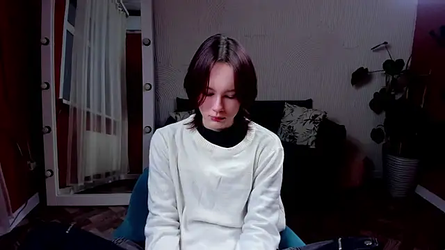 Snapshot of Annie_Way chatting on 11.24.25 Annie Way online show from 11.24.25