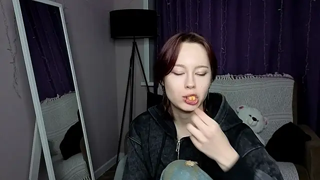 Annie Way online show from 02.27.26