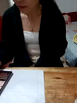 Feeling-hot online show from 12.21.25