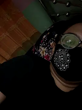 Snapshot of Saguphtah_Chattergy_22 chatting on 11.19.25 Saguphtah Chattergy 22 online show from 11.19.25