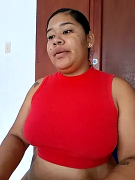 Snapshot of Sarahy- chatting on 04.19.26 Sarahy- online show from 04.19.26