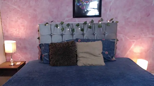 Snapshot of DUVAN_MONTES chatting on 11.13.25 DUVAN MONTES online show from 11.13.25