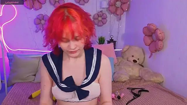 Snapshot of Awawrin chatting on 04.17.26 Awawrin online show from 04.17.26