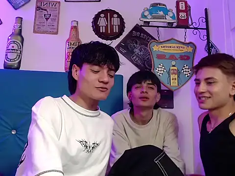 Snapshot of axel_milo_kairo_and_noa chatting on 11.21.25 axel milo kairo and noa online show from 11.21.25