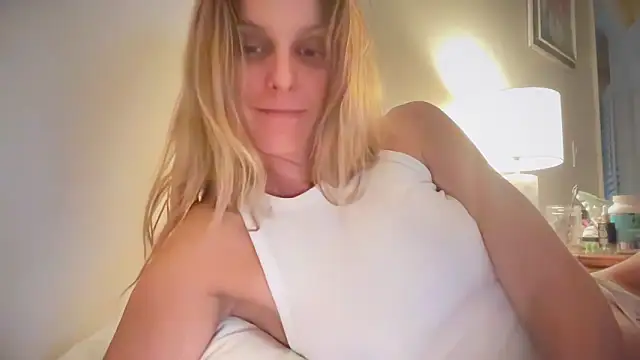 Snapshot of prettylittlekittycat chatting on 06.18.26 prettylittlekittycat online show from 06.18.26