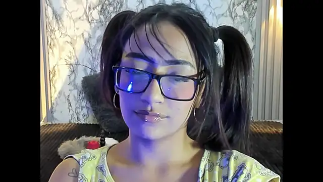 Snapshot of Valkyfoxxx chatting on 11.22.25 Valkyfoxxx online show from 11.22.25