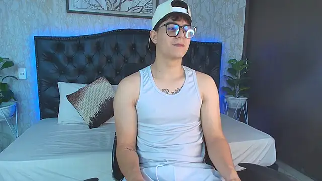 MaxxiCruzz online show from 11.28.25