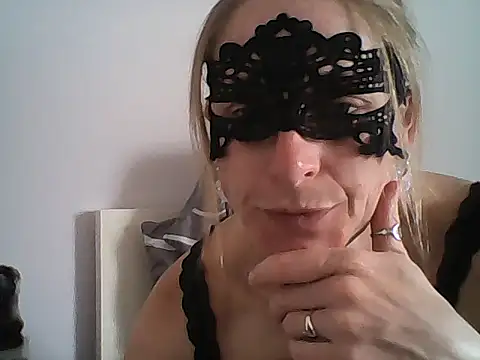 Snapshot of MelleEloa chatting on 06.11.26 MelleEloa online show from 06.11.26