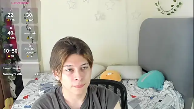 Snapshot of Felix_kitty chatting on 11.23.25 Felix kitty online show from 11.23.25